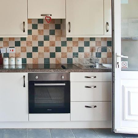 Dart Haven - Cheerful Holiday Bungalow In Galmpton Exteriér fotografie